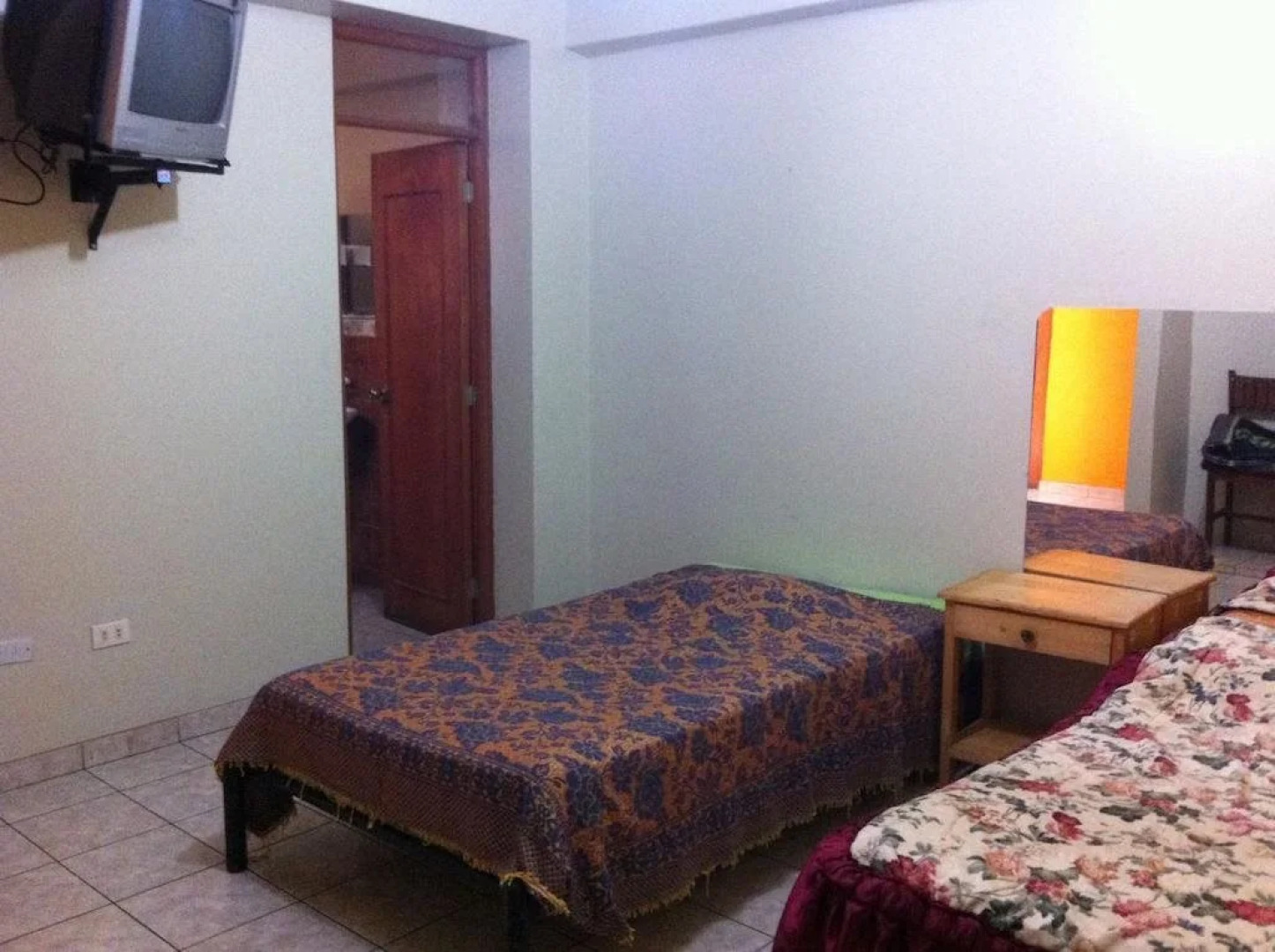 Hotel & Restobar Karaoke Garchetti