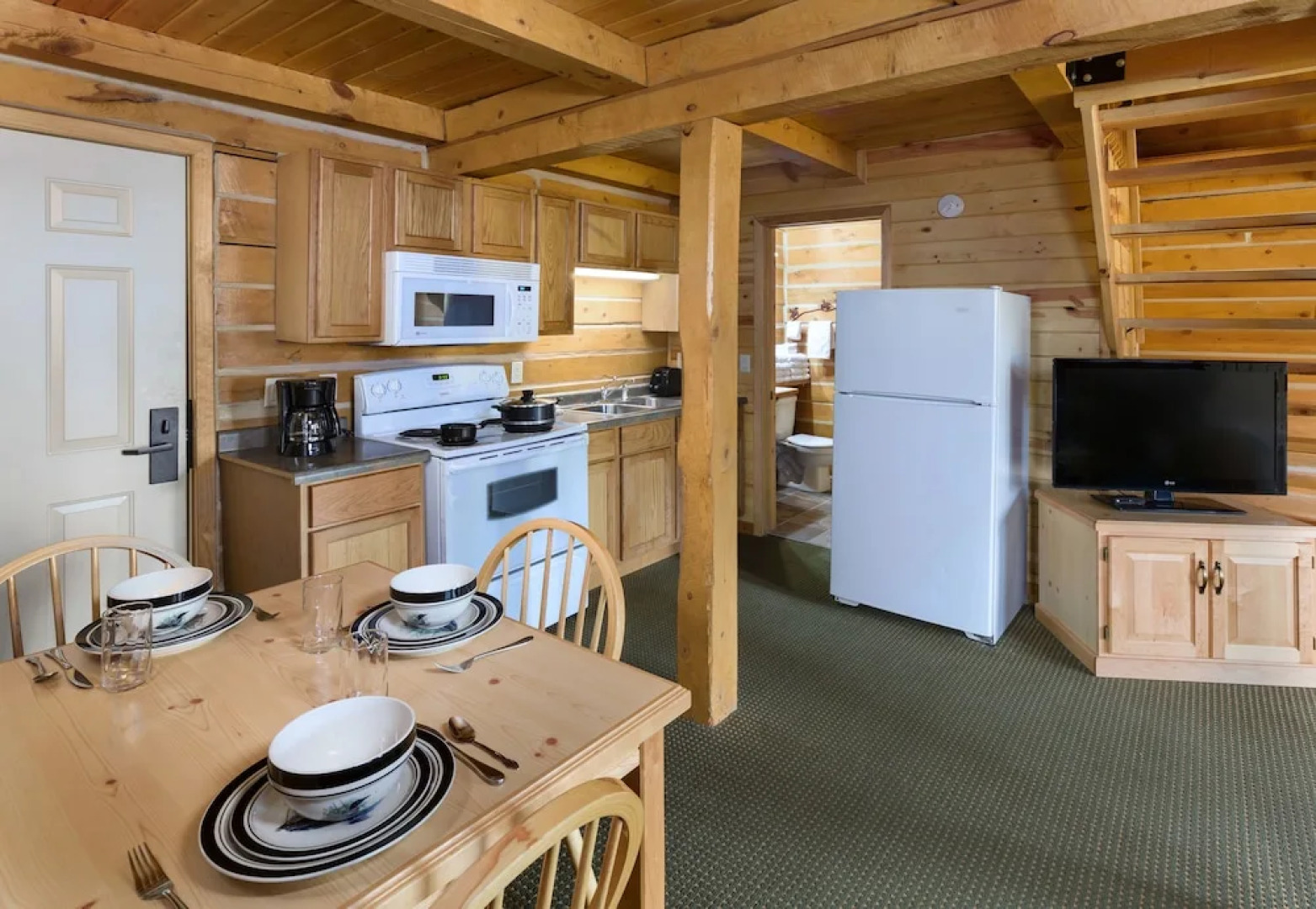 Rock Crest Lodge And Cabins