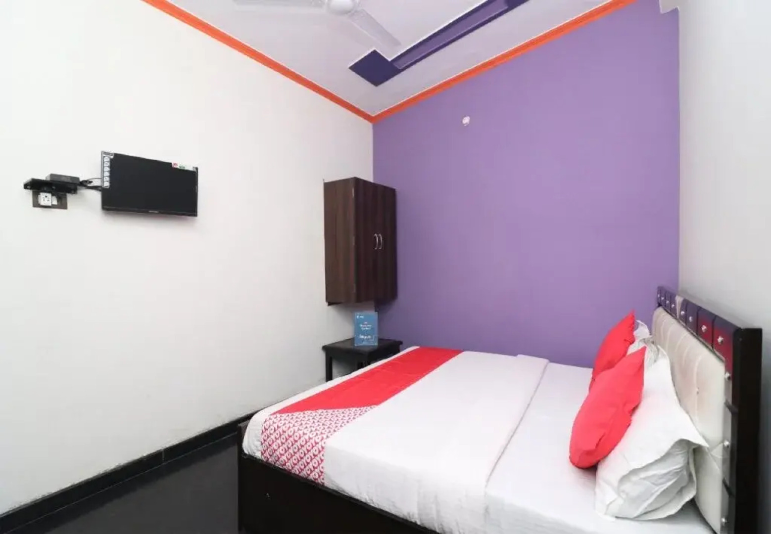 Tr Hotel By OYO Rooms