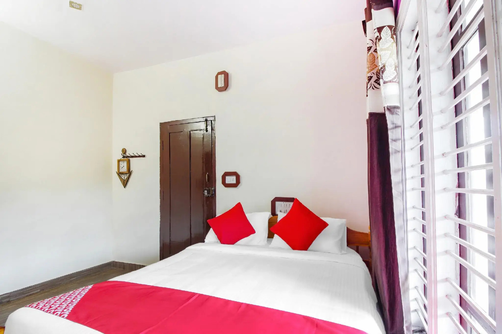 OYO 11961 Breezee Homes