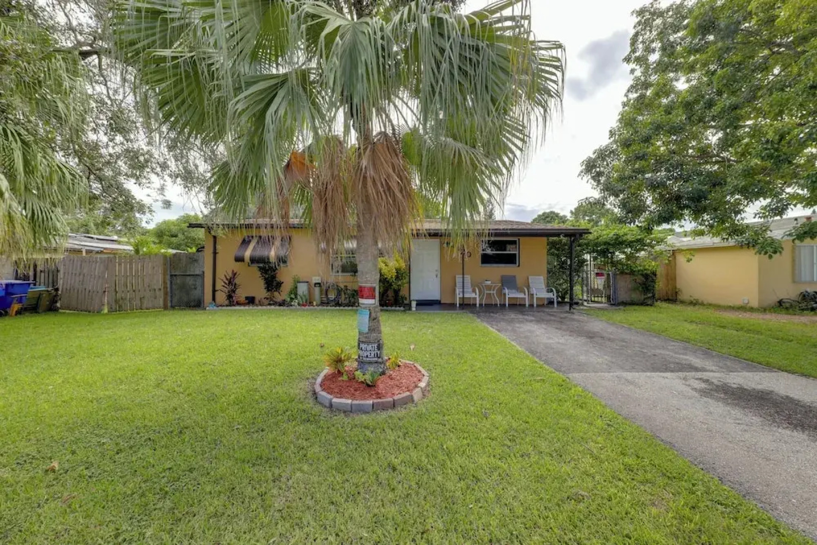 Pet-friendly Fort Lauderdale Home: 8 Mi to Beach!