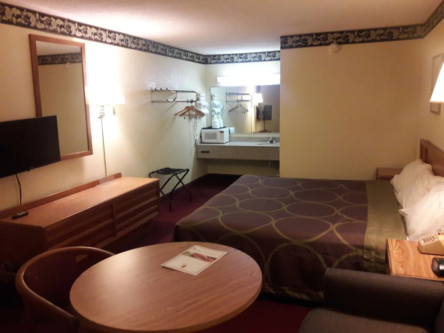 Super Inn Williamsburg