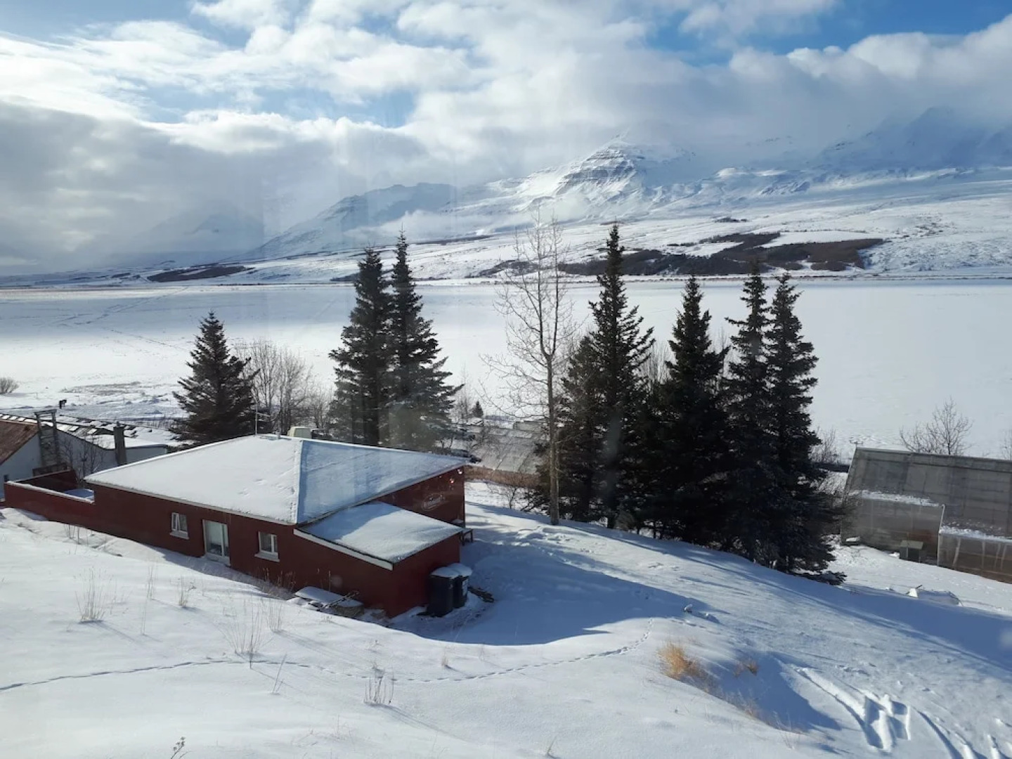 Brúnalaug Guesthouse Holiday Home