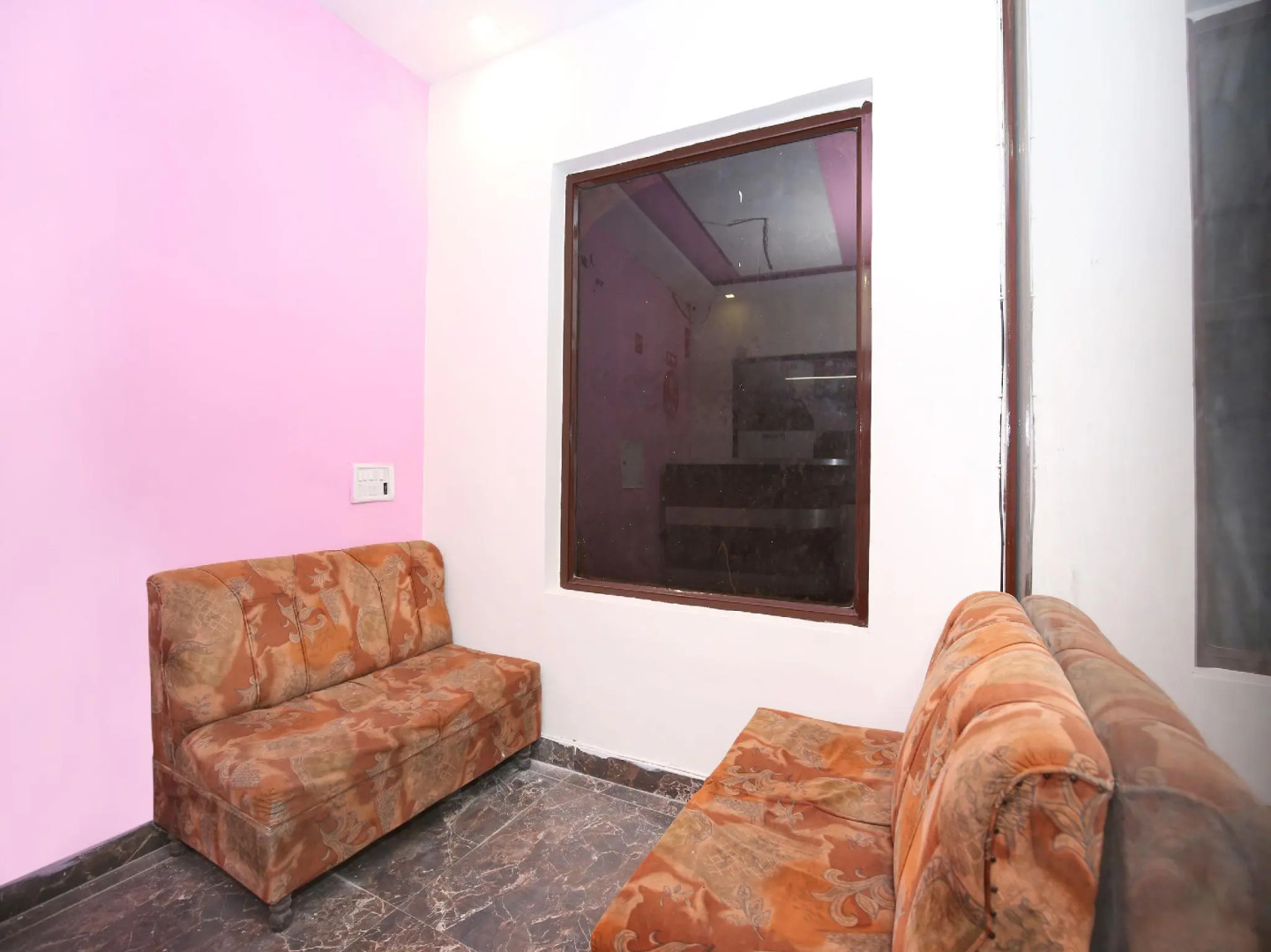 OYO 13119 Hotel Skydeep