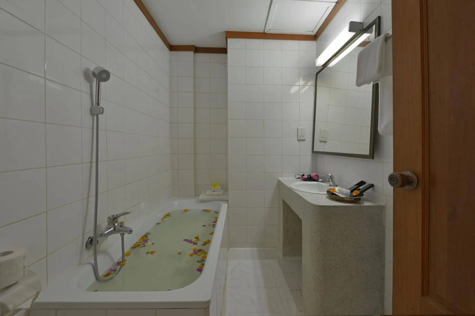 Amazing Kengtong Resort