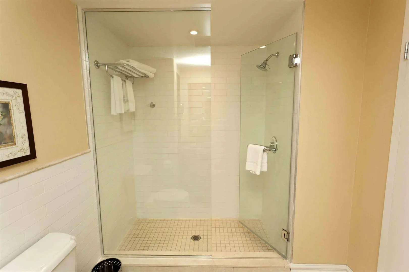 Le St-Martin Hotel & Suites Laval