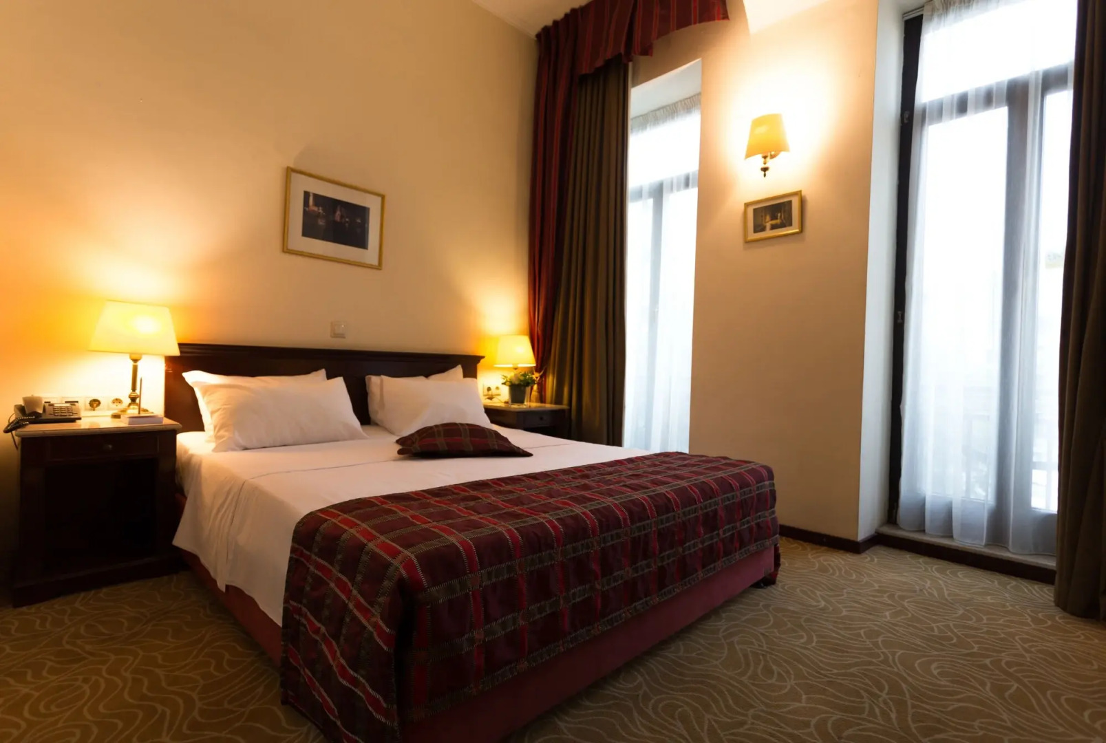 Zeus Essence Bucharest Venezia