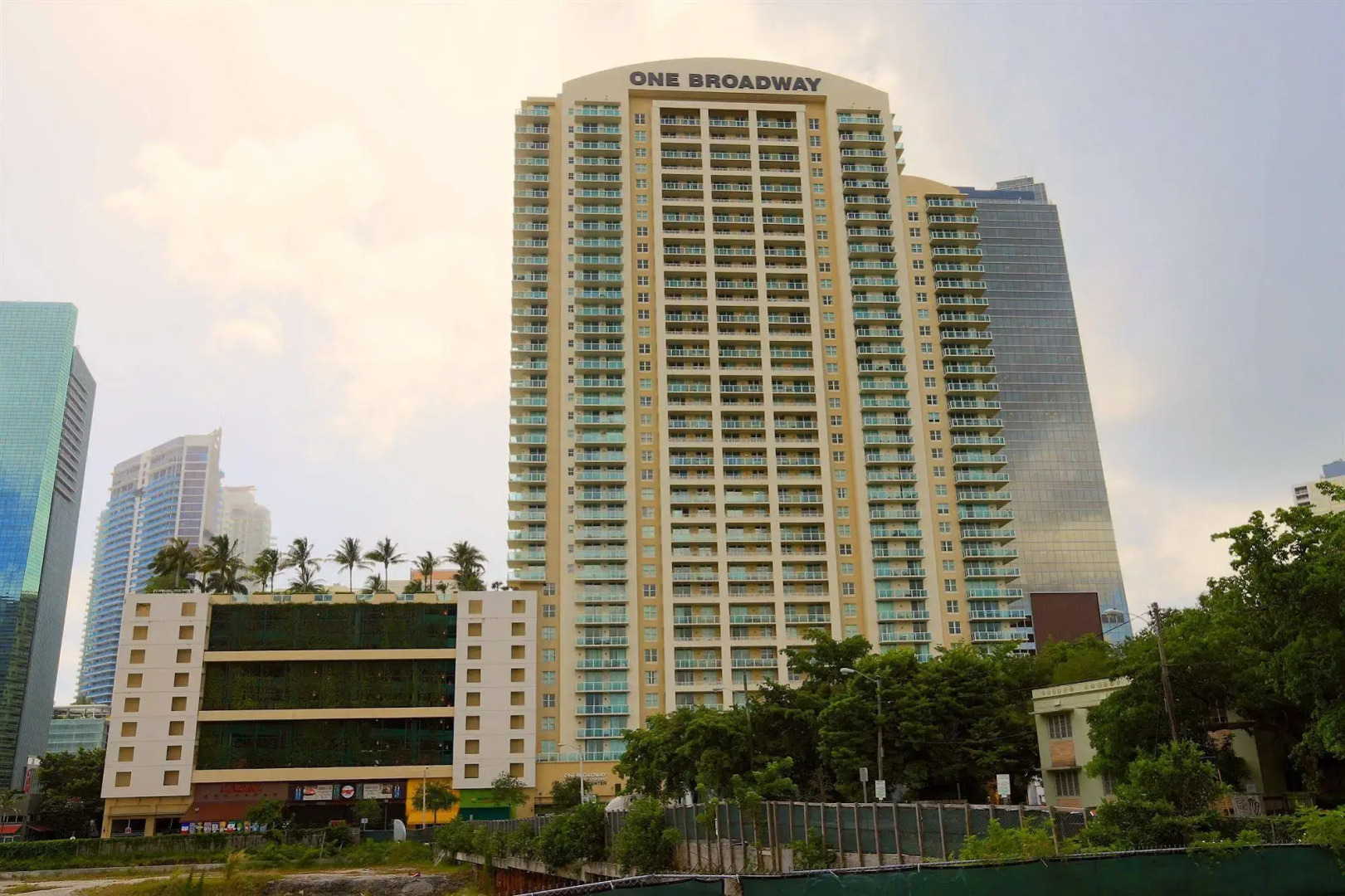 Pelican Residence at One Broadway