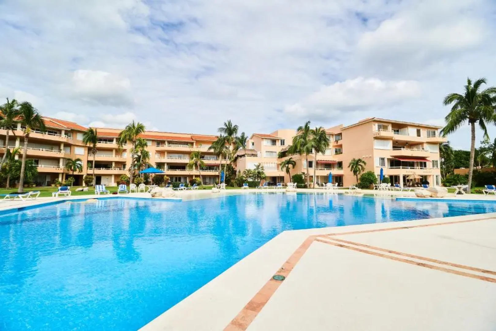 Peaceful Rustic Apartment Beachfront Swimming Pool Terrace Awesome Amenities
