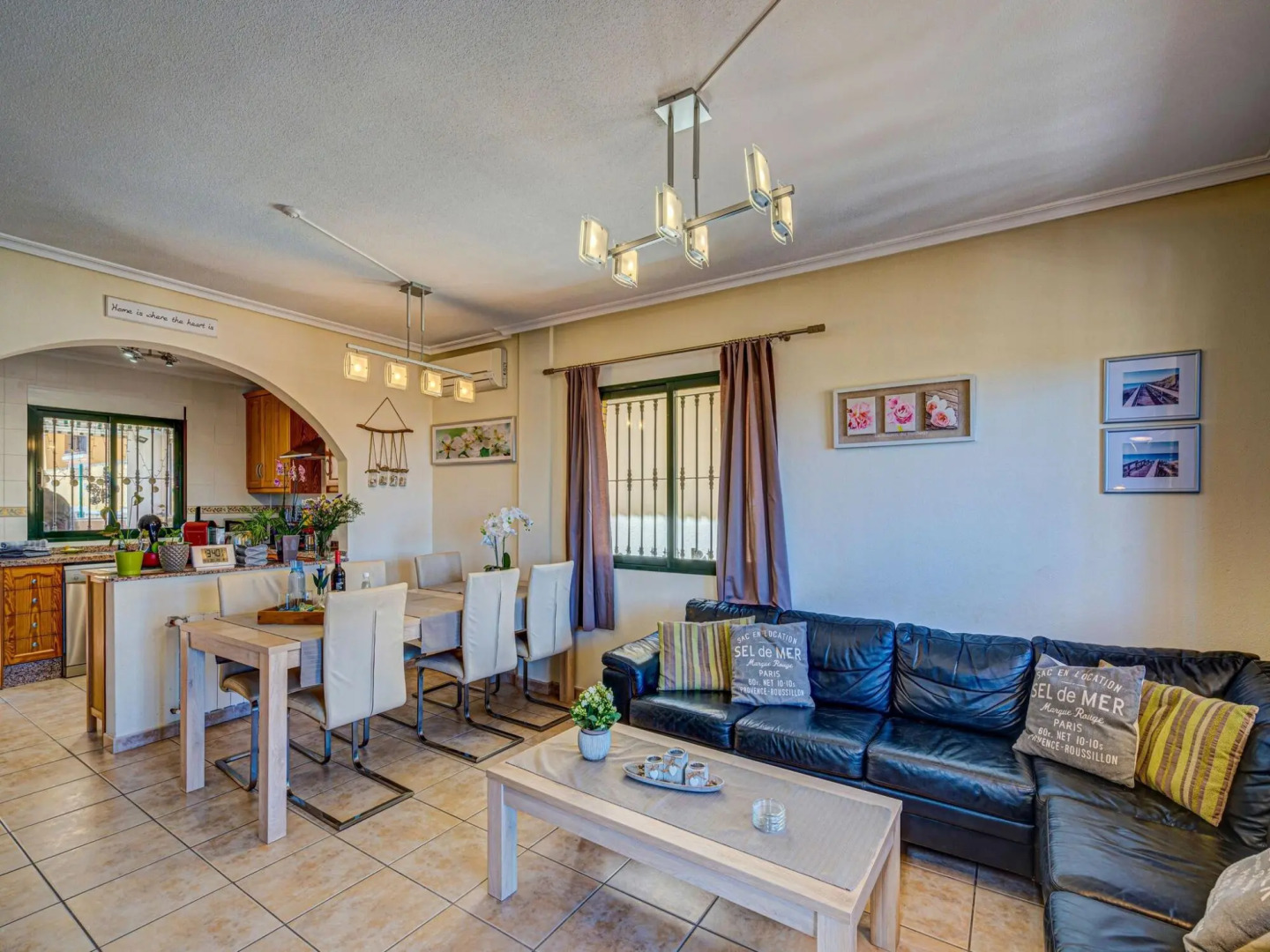 Inviting Holiday Home in Orihuela with Garden