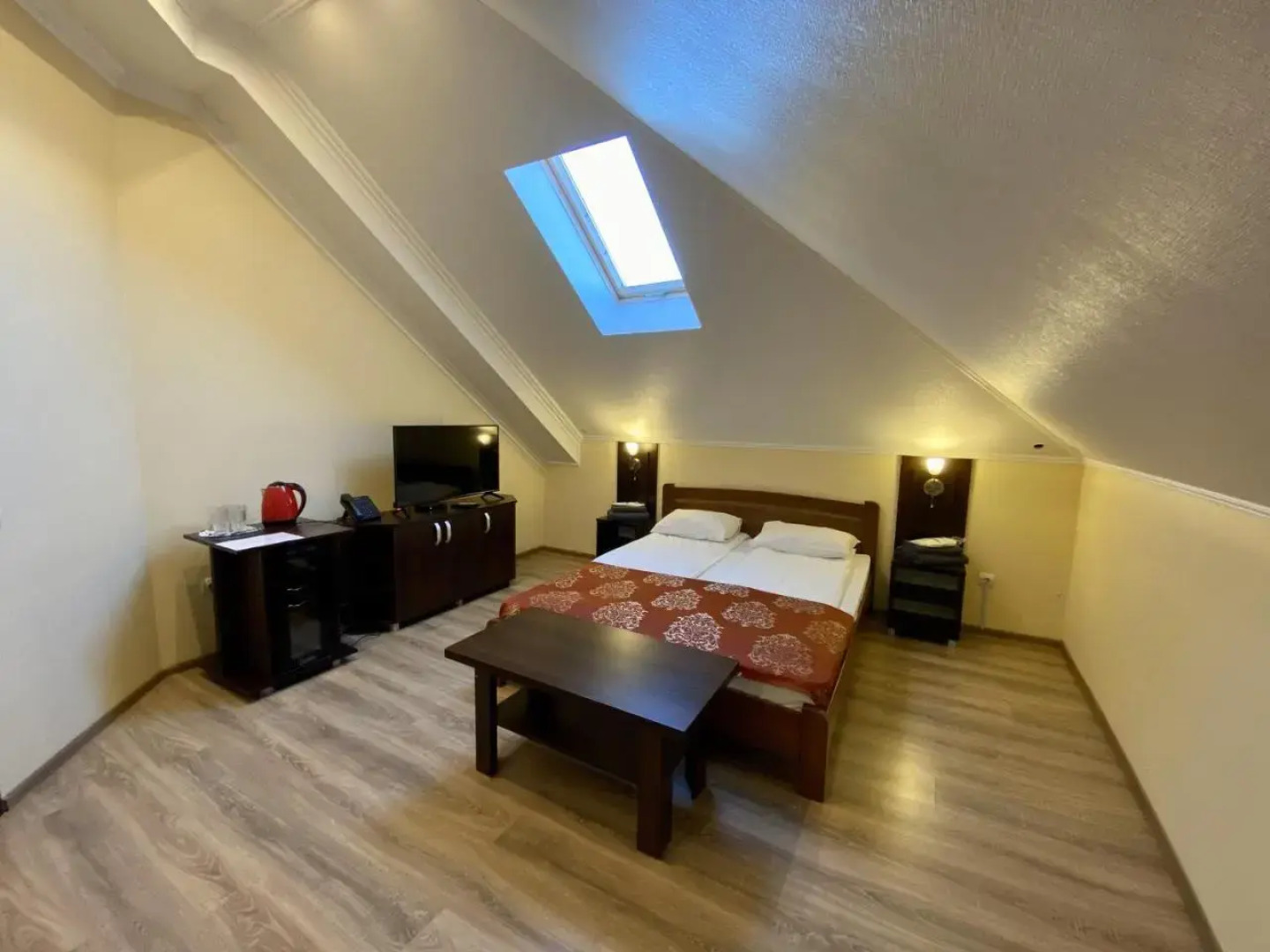 Sting Hotel & Event Palace