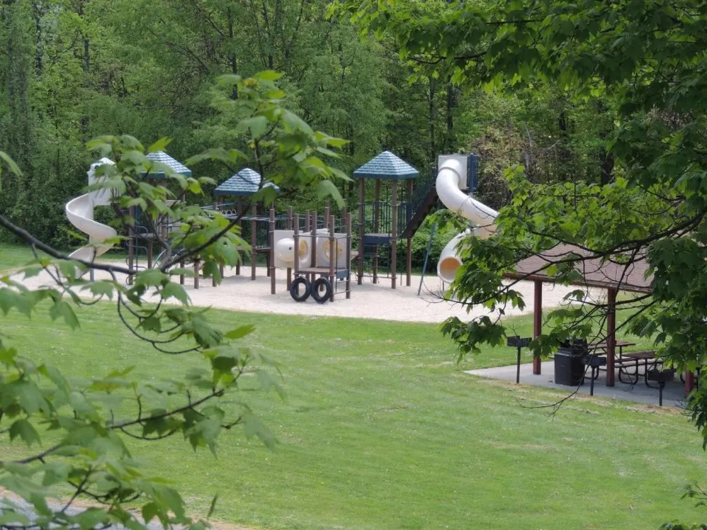 Scotrun Camping Resort Deluxe Park Model 4