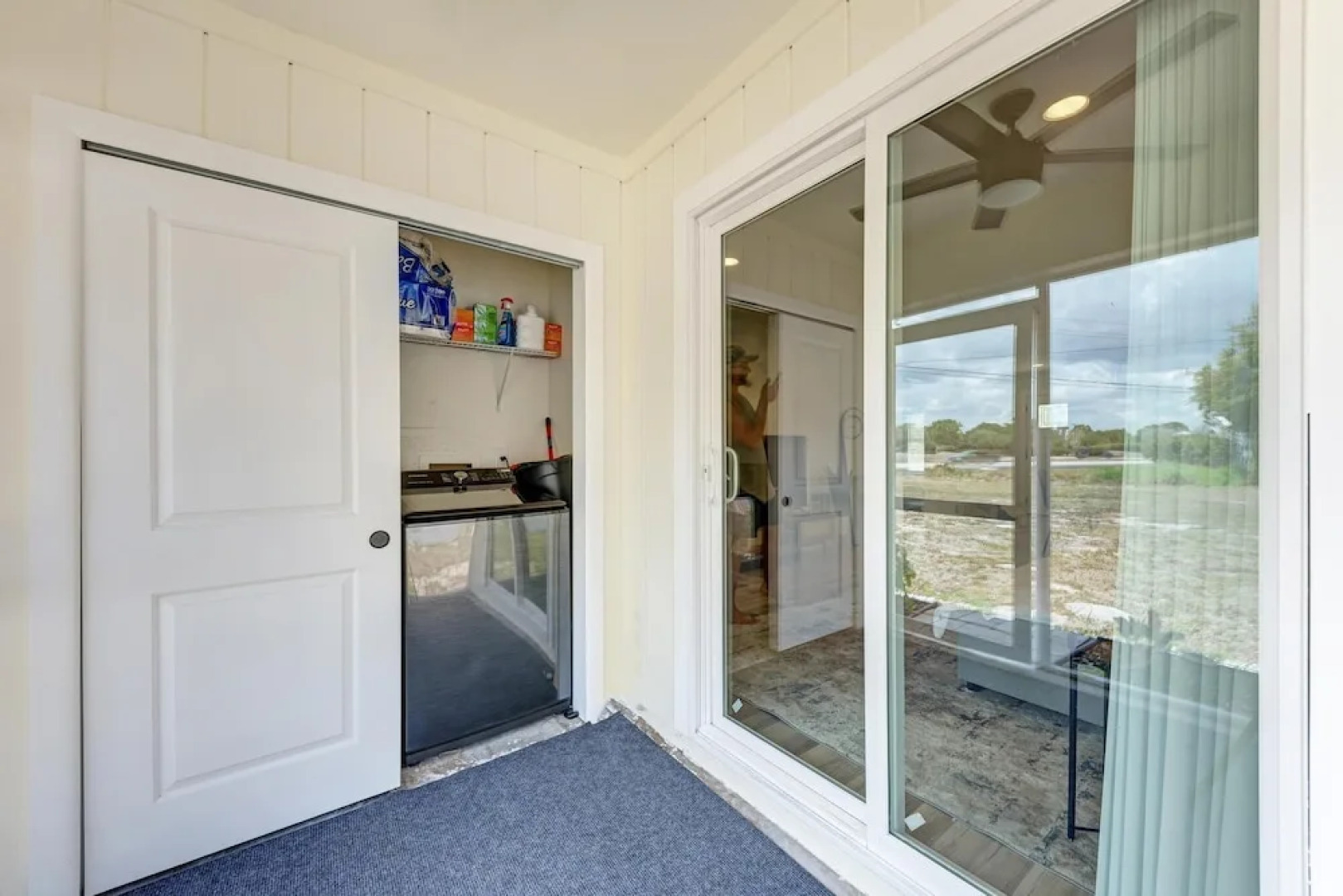 Charming Florida Beach Home w King Bed Patio