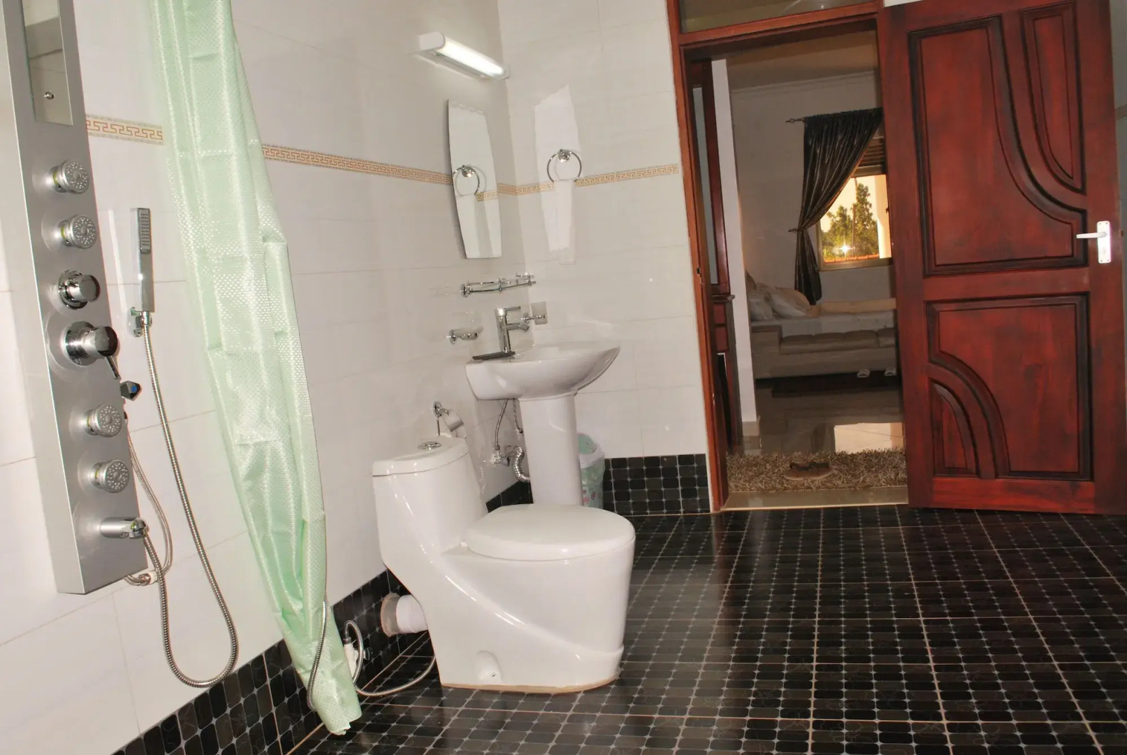 Mowicribs Hotel & Spa