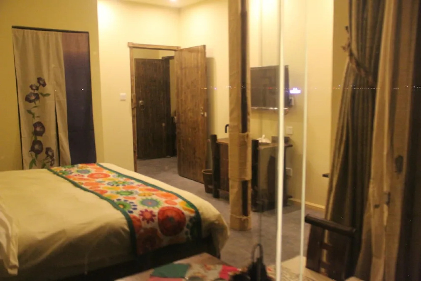 Buyi Hotel Resort Fuxian Lake