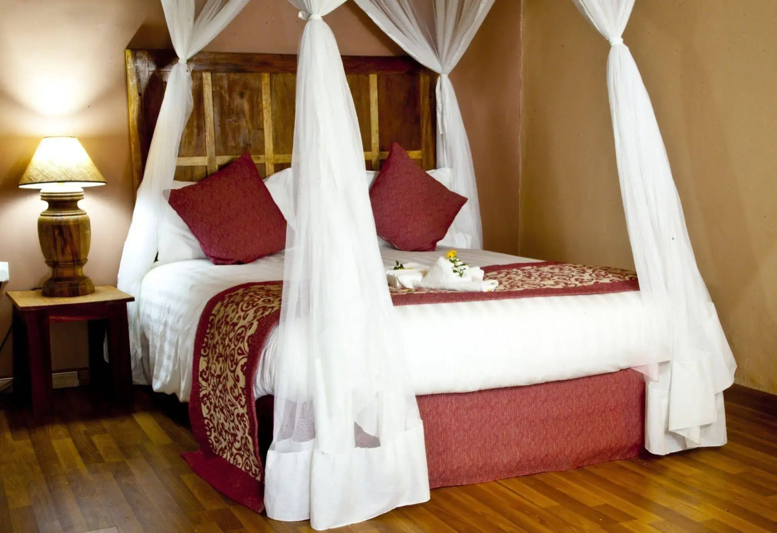 Crater Safari Lodge