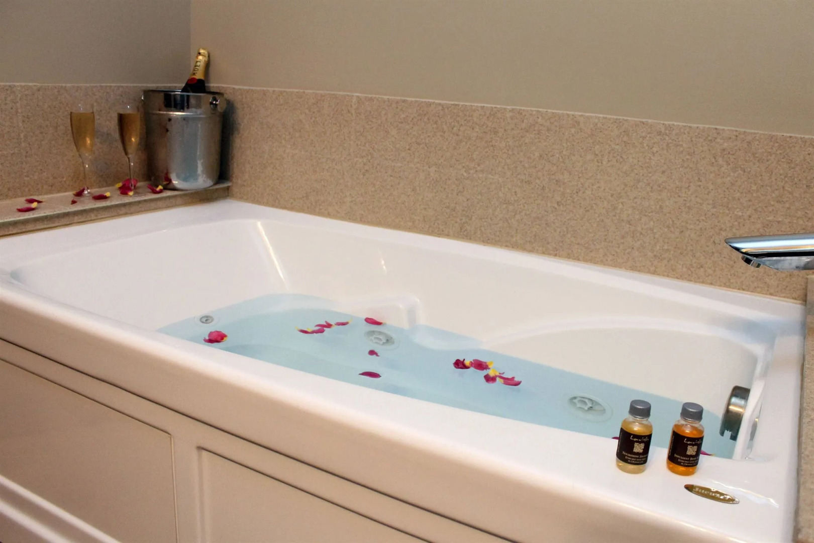 Scholar Morgantown, Tapestry Collection by Hilton