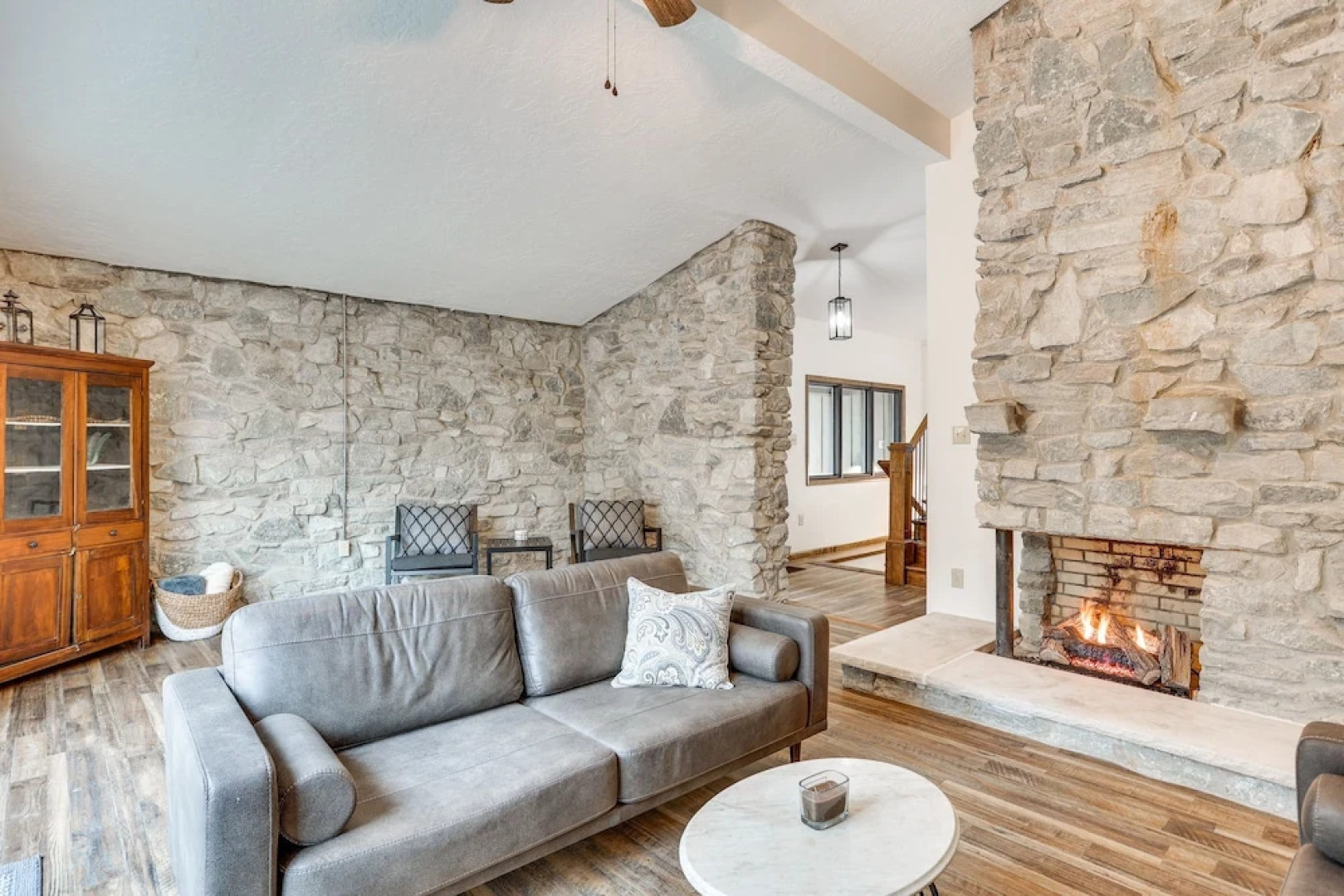 'the Duck Farm' Sugar Tree Hideaway w/ Yard!