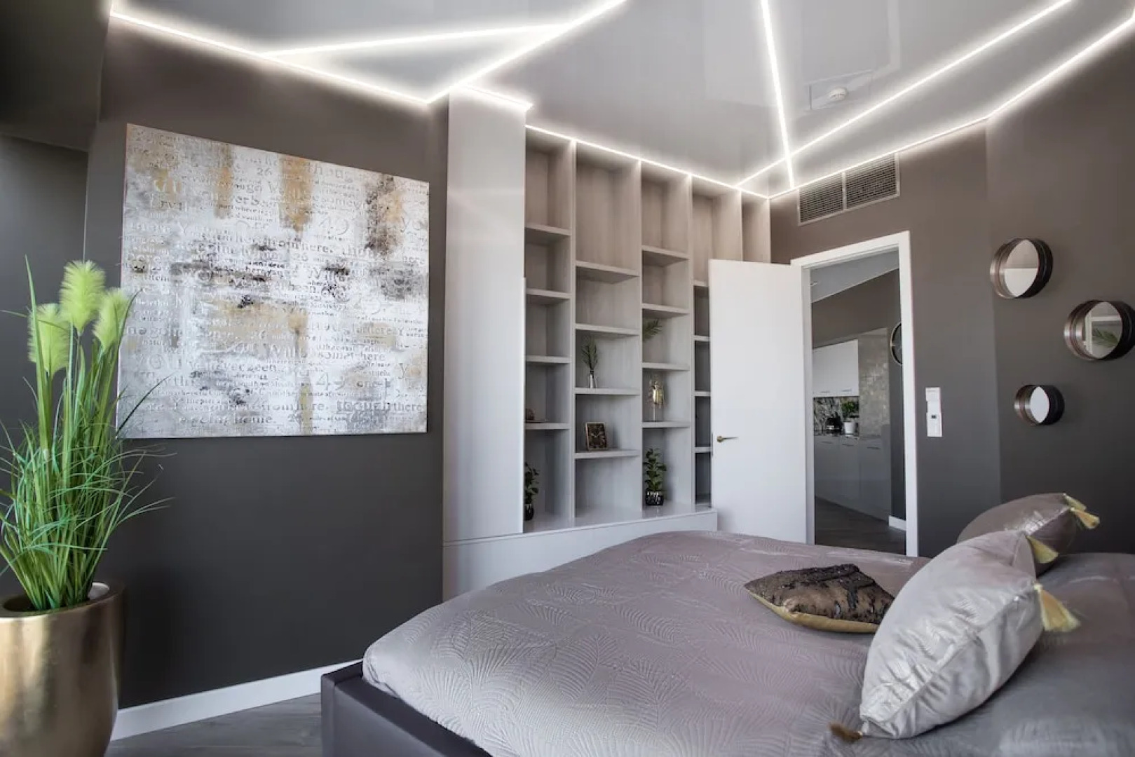 Apartments in Sky Tower with Bathtub near the window