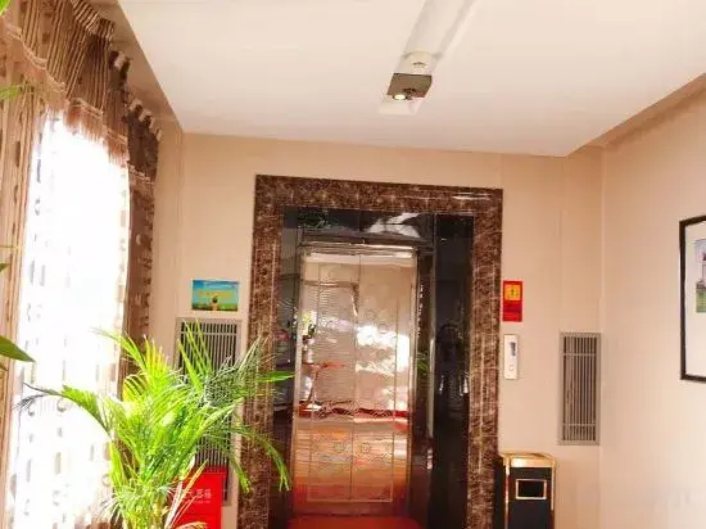 Elong Wanguo Hotel (Liaoyuan Railway Station Traditional Chinese Medicine Hospital)