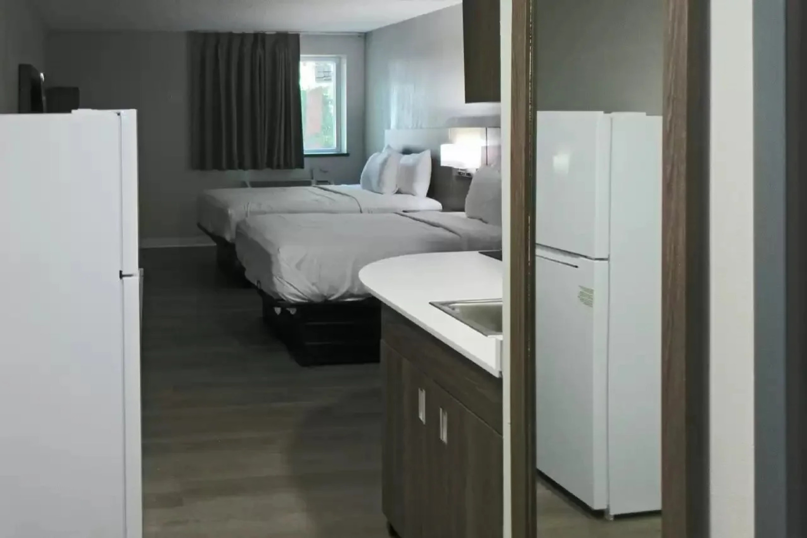 Suburban Studios Milwaukee Airport