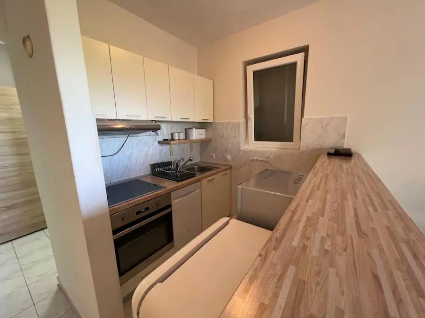 Studio Vesna with a terrace and sea view