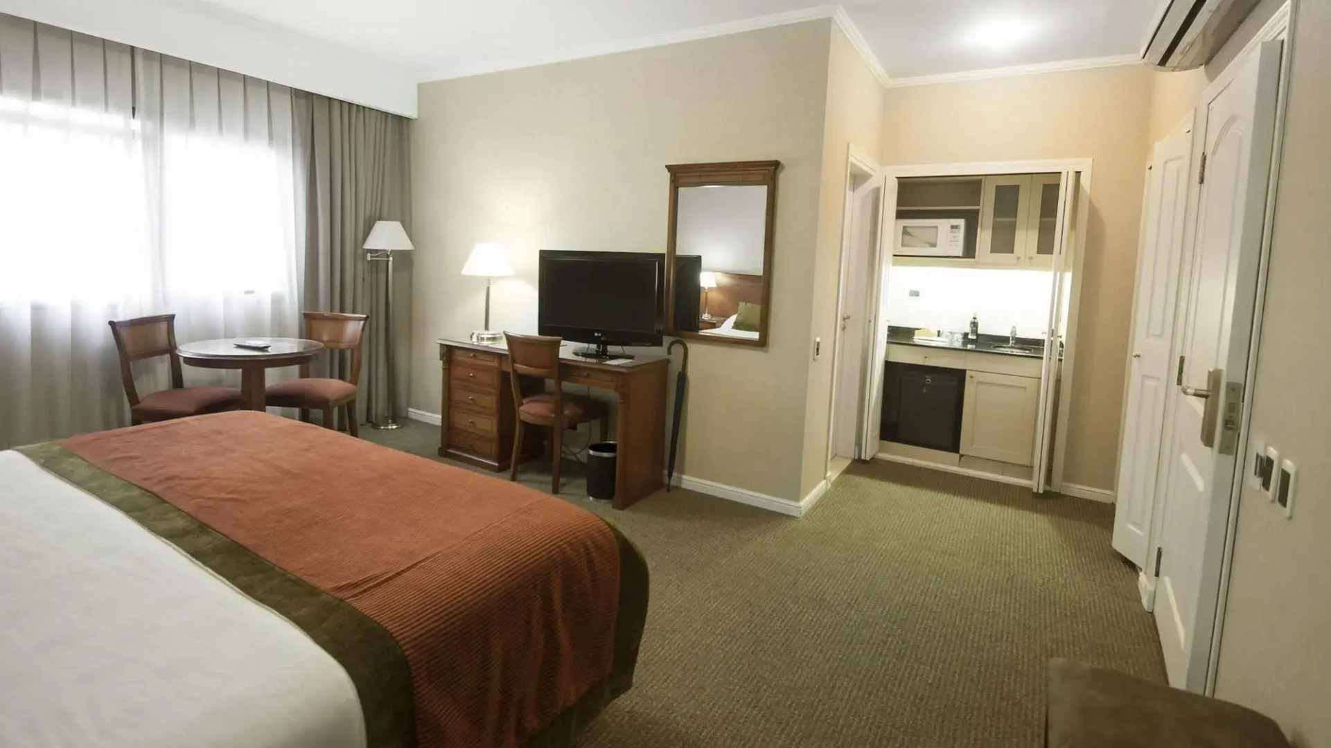 Tucuman Center Suites&Business