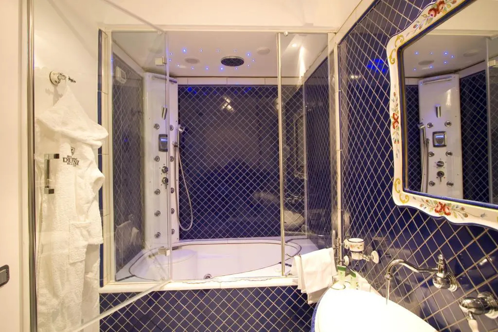 Strand Hotel Terme Delfini