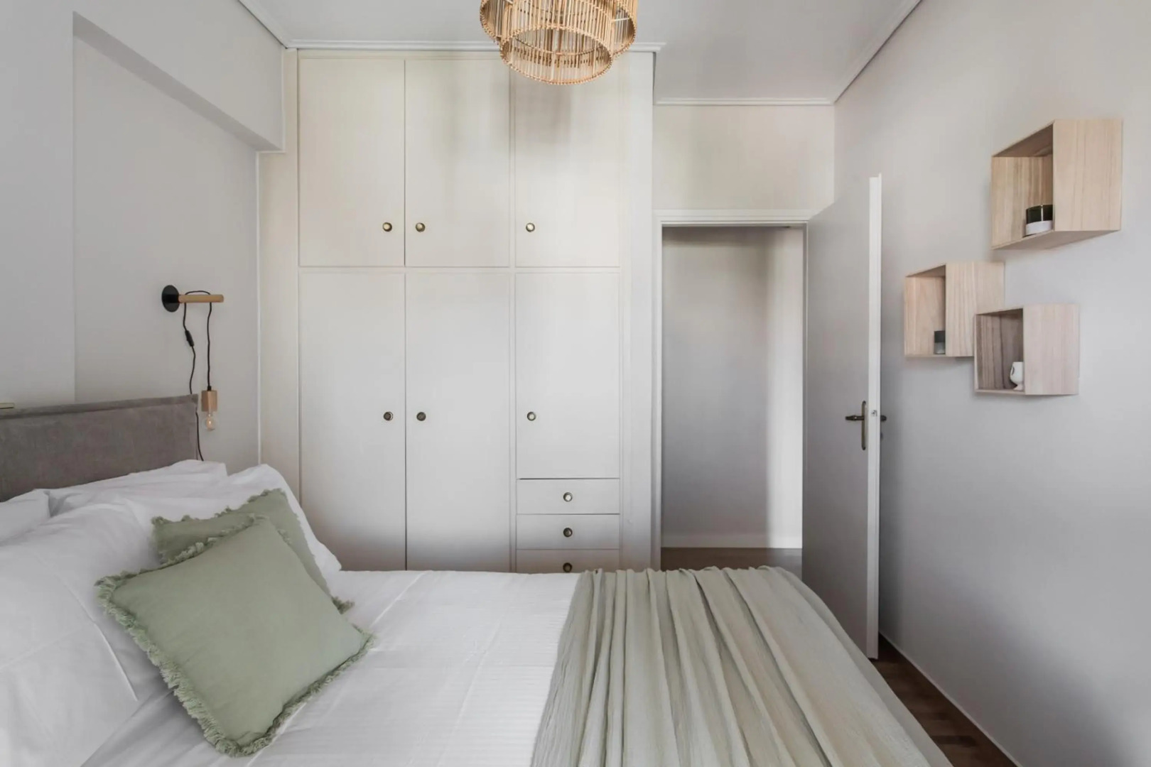 Signature 2BR Apartment in Marousi by UPSTREET