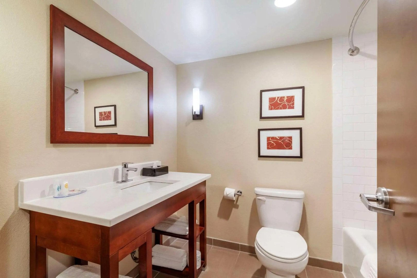 Comfort Inn & Suites Aberdeen near APG