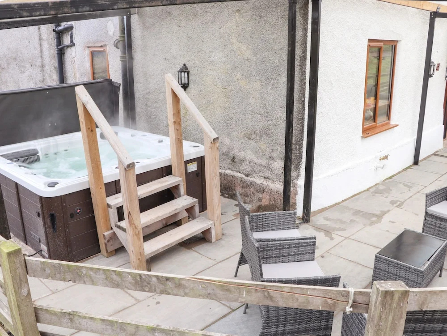 Maestyddyn Farm House