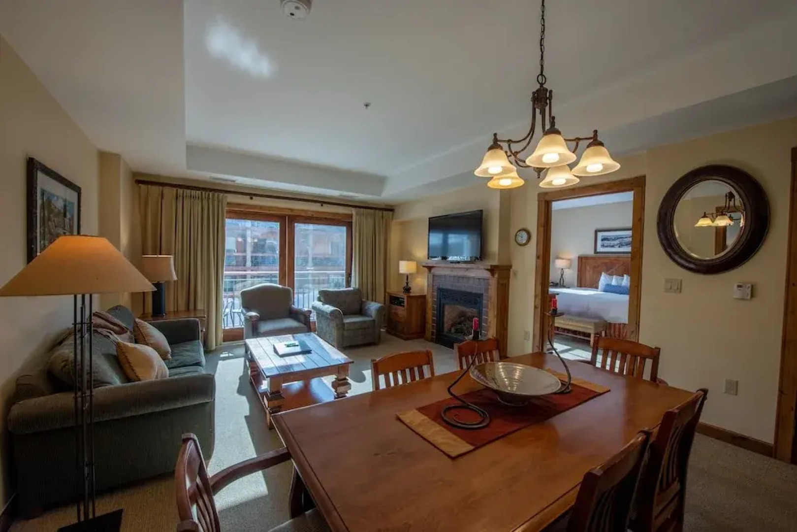 Kid-Friendly 2 Bedroom Bathroom - Slopeside Condo - No Cleaning Fee! by RedAwning