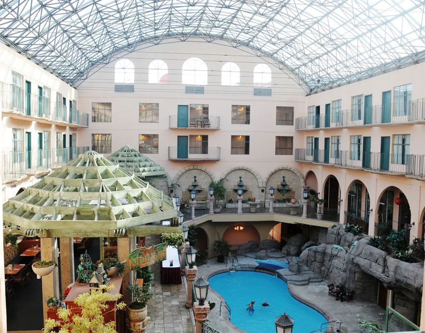 Pacific Inn Resort & Conference Center