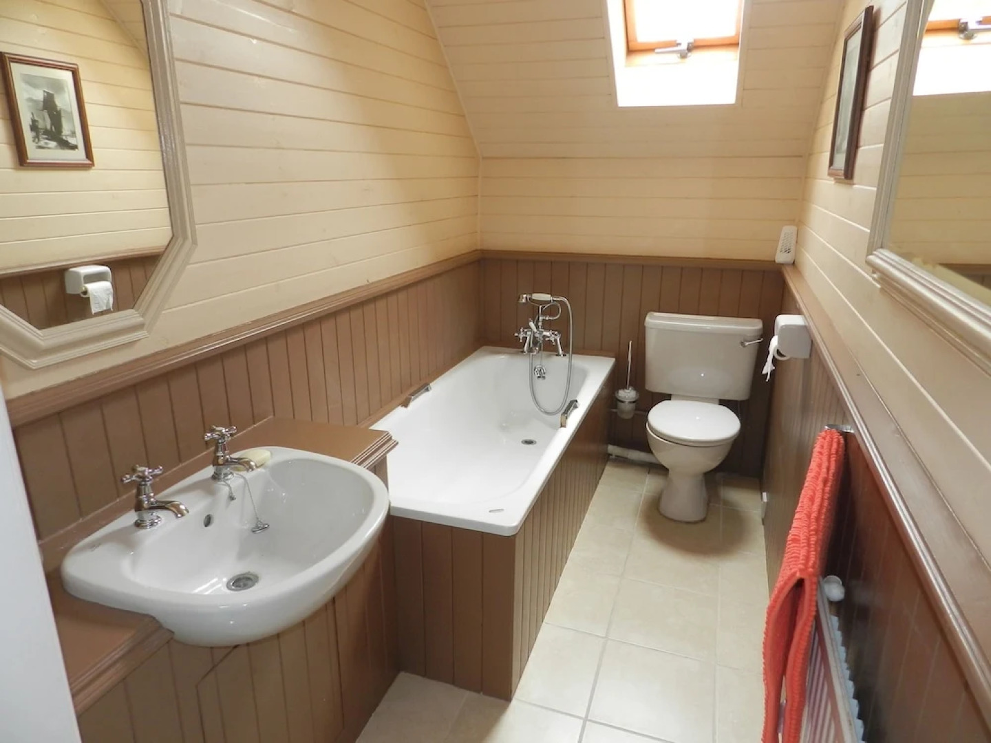 Highland Holiday Homes 1 Craggan Cottage