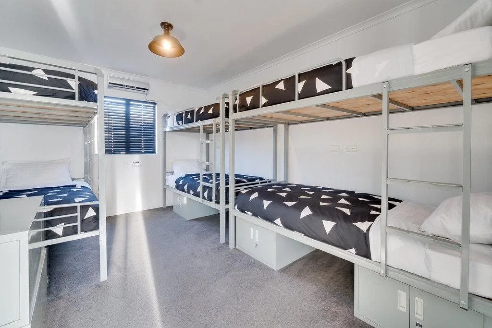 The Innbetween Lodge and Backpackers