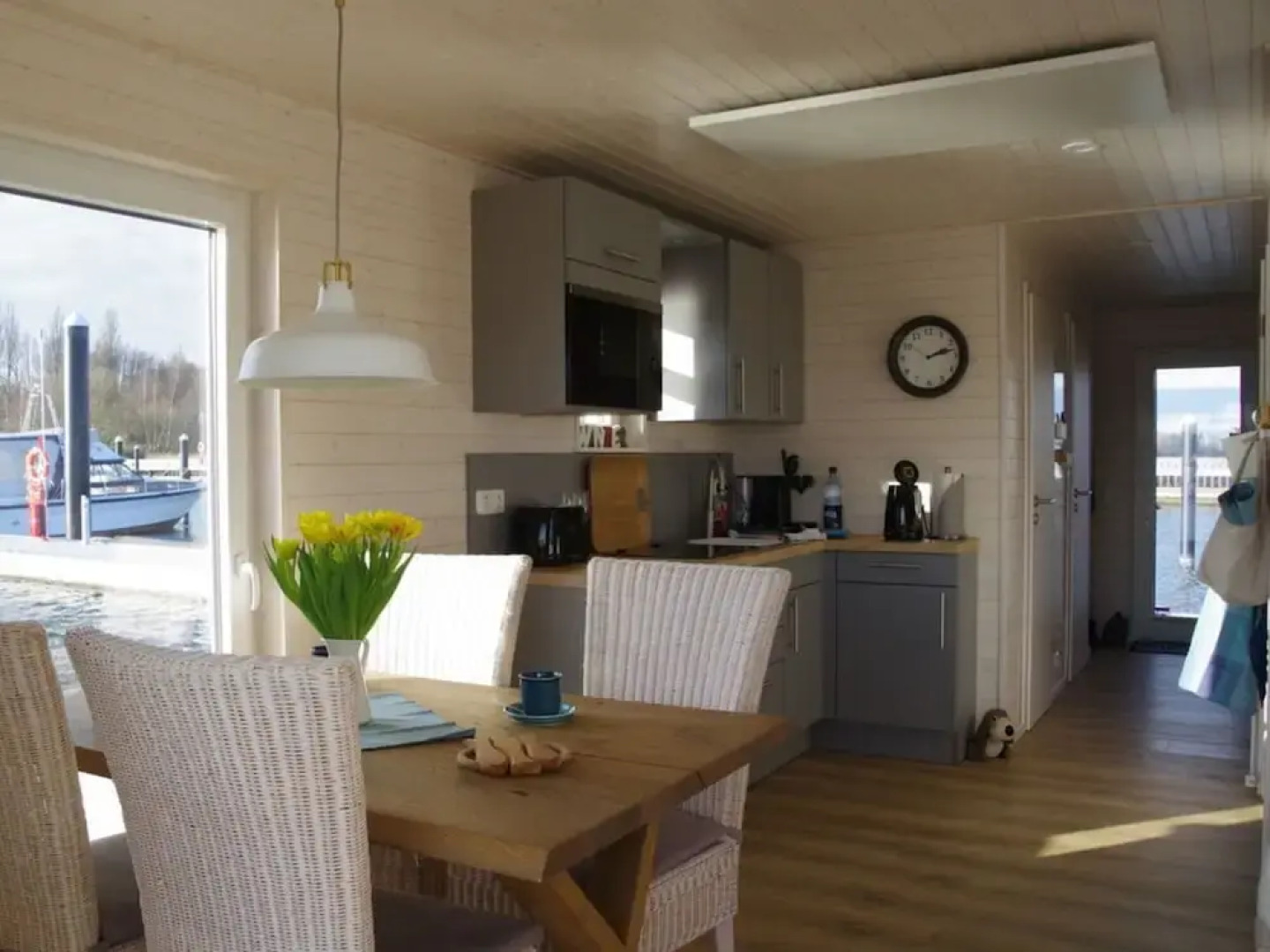 Houseboat Liliput Comfortable Holiday Residence