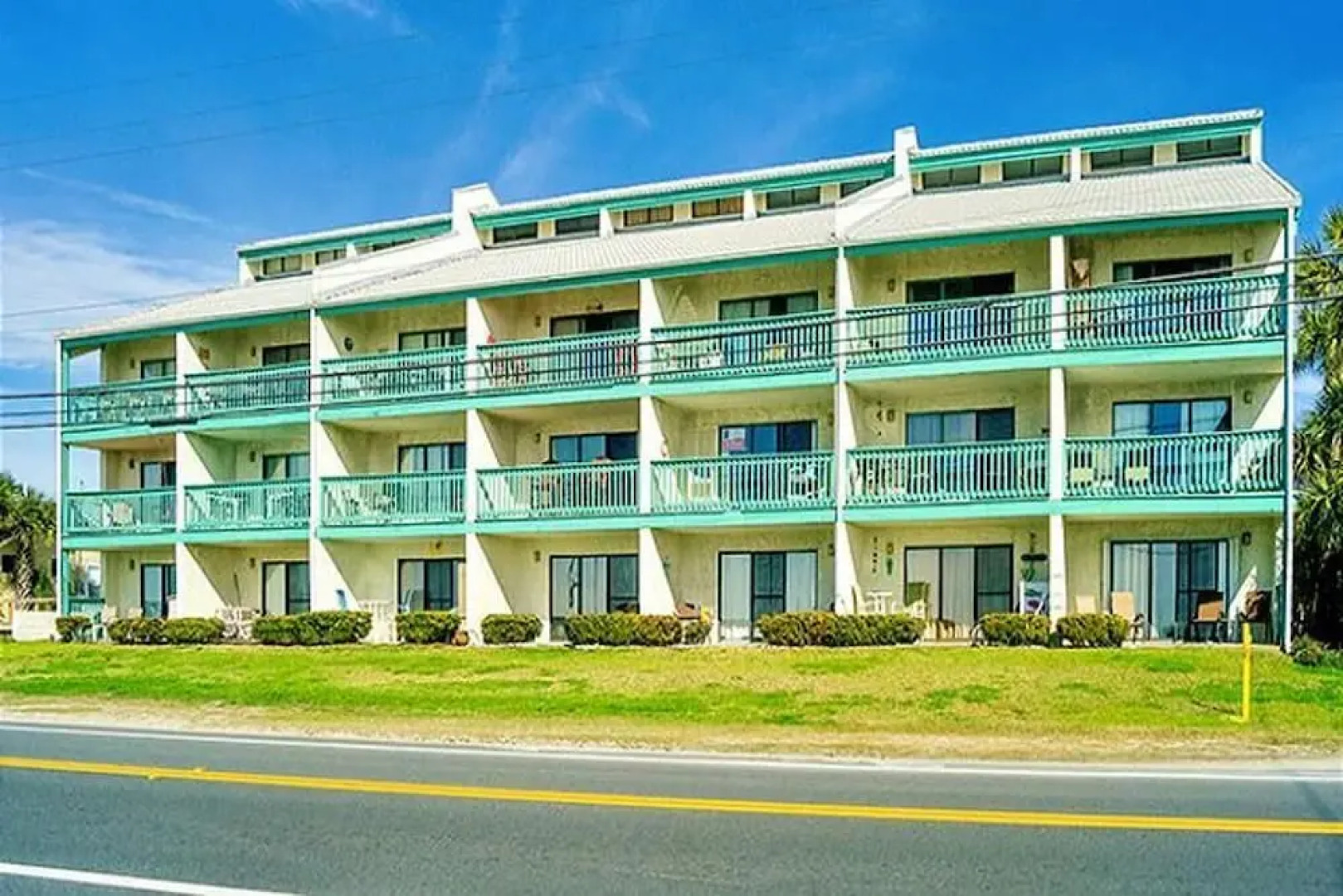 Emerald Shores Resort 2001 627850 by RedAwning