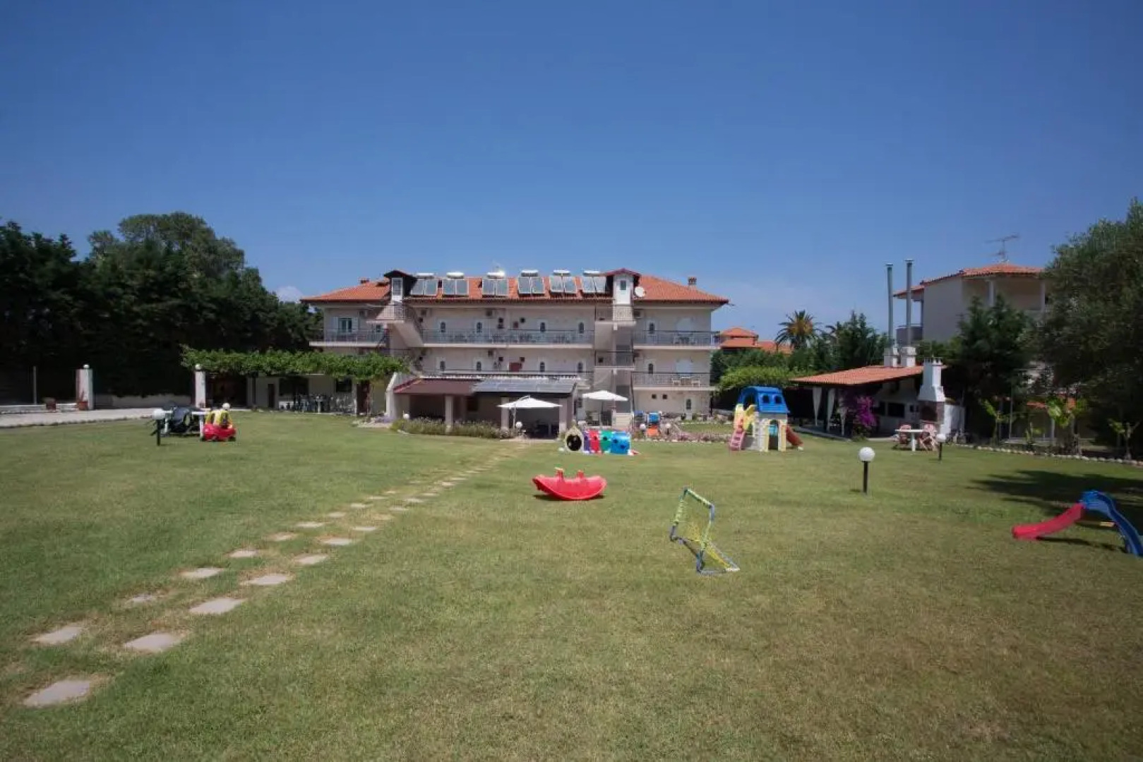 Theramvos Studios By Thomas