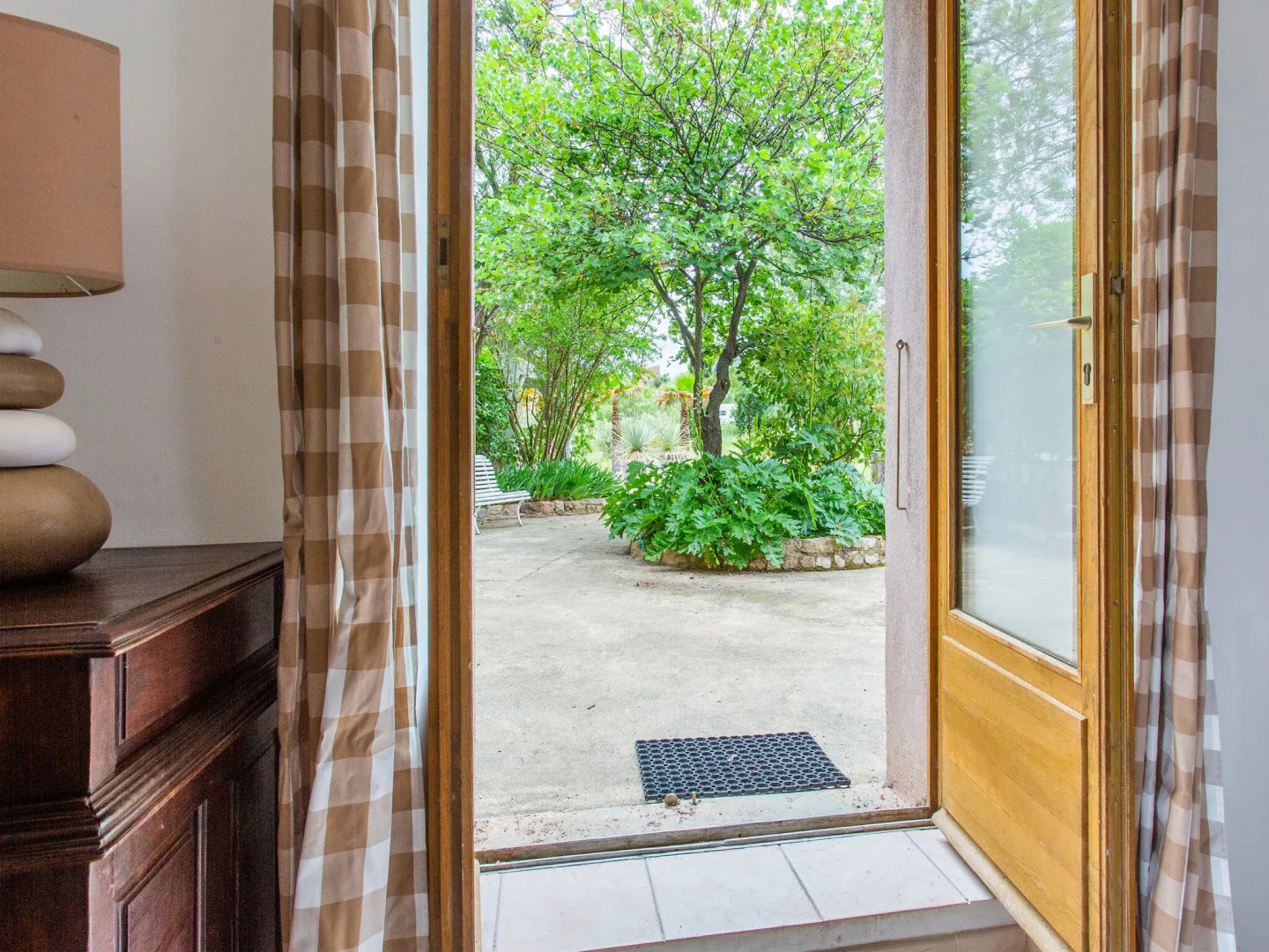 Tranquil holiday home in Cébazan with private pool