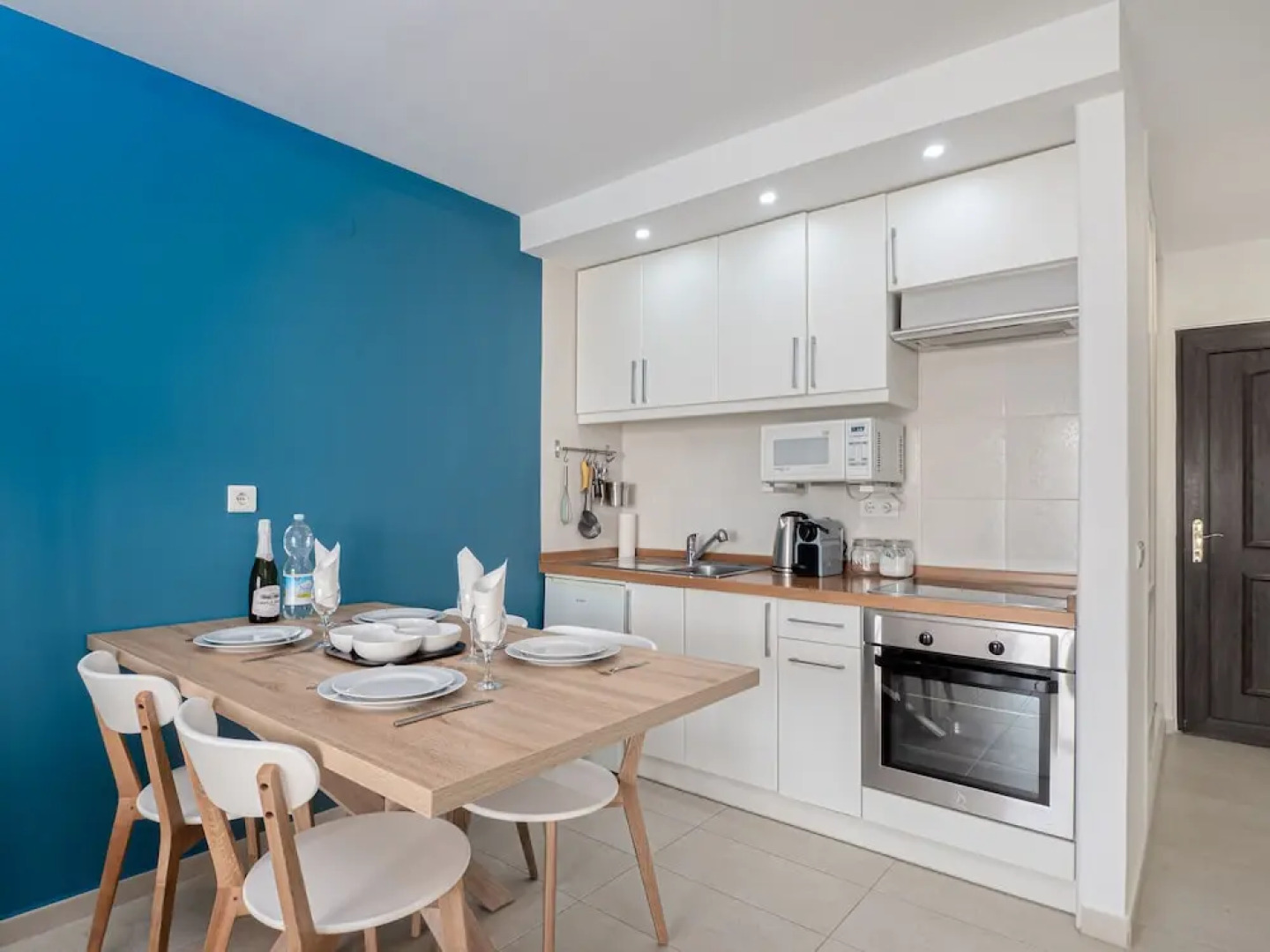 Beautiful Duquesa Harbour apt 2001