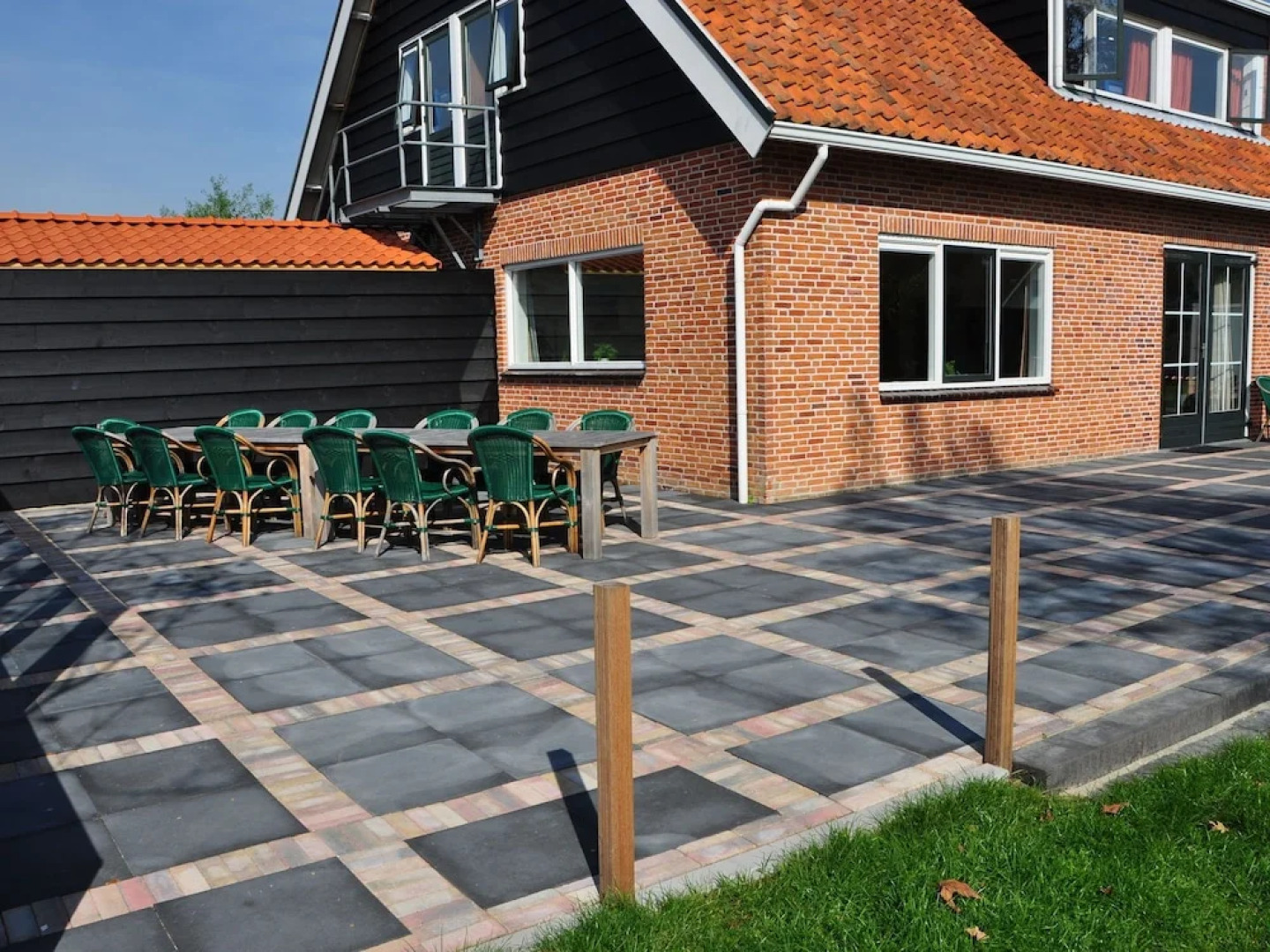 Beautiful Group Accommodation With Facilities Near the sea