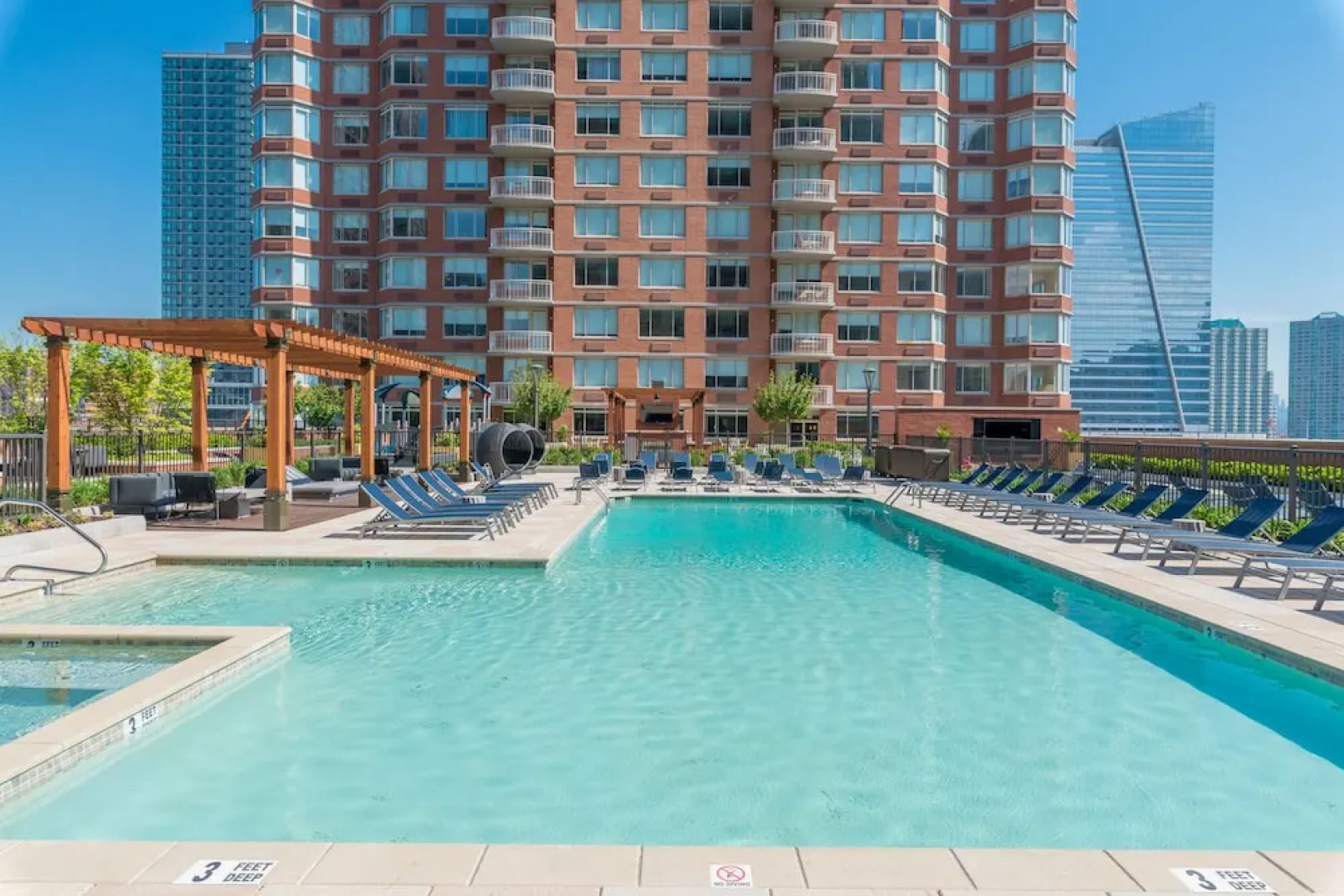 Skyline Luxury Home Suites at Newport