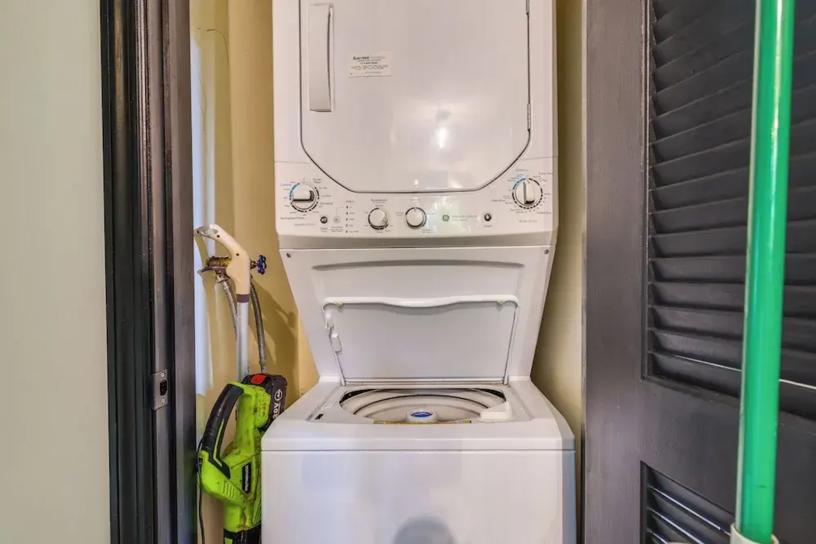 Deck, Fire Pit & Sauna: Big Bass Lake Getaway!