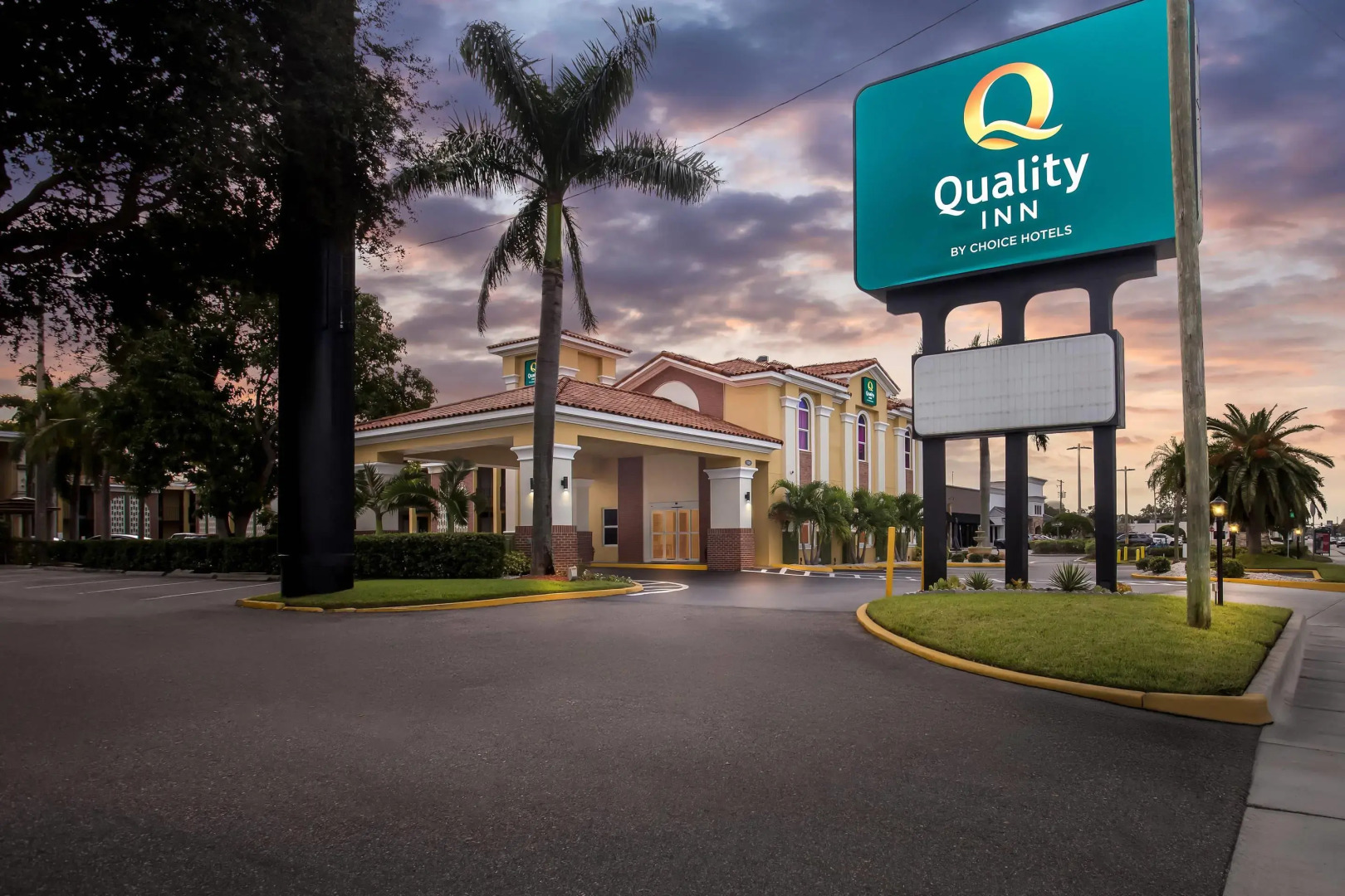 Quality Inn Airport - Cruise Port