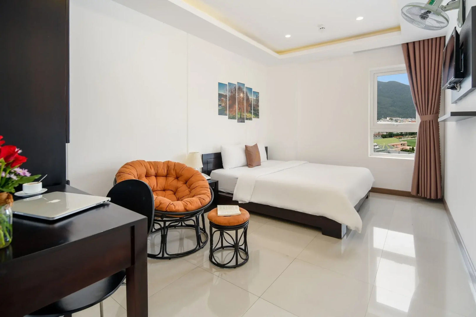 Phuong Dong Hotel & Apartment