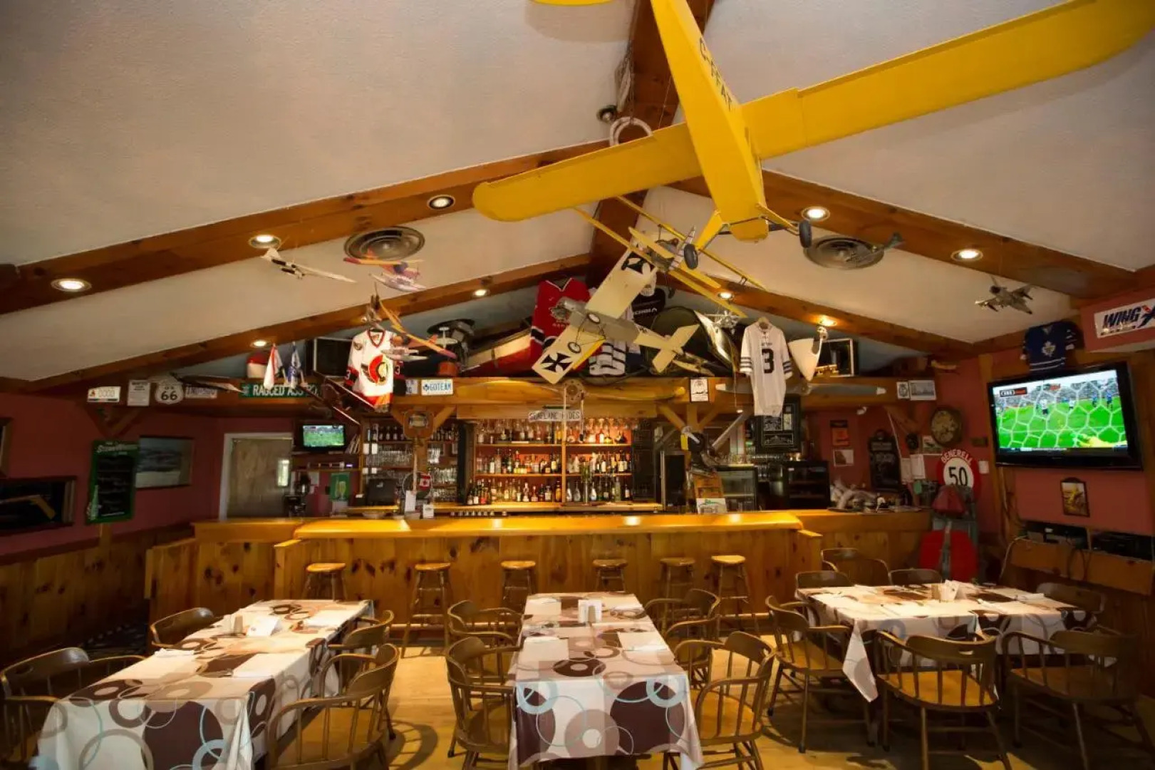 Elmhirst's Resort - On a lake