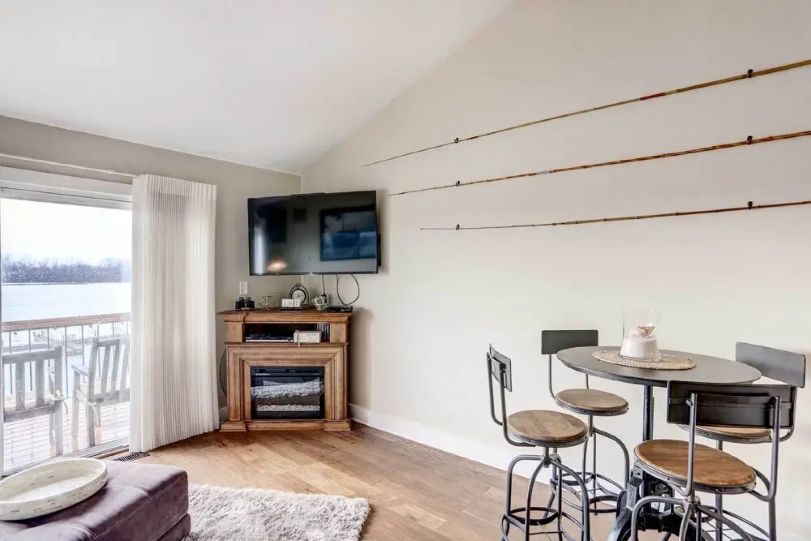 Port Clinton Condo w/ Balcony + Water Views!