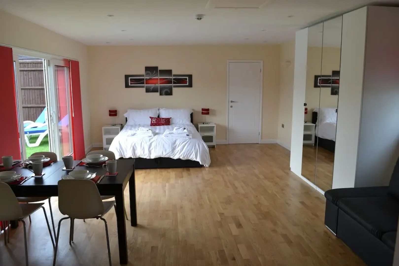 The Pool House at Upper Farm Henton