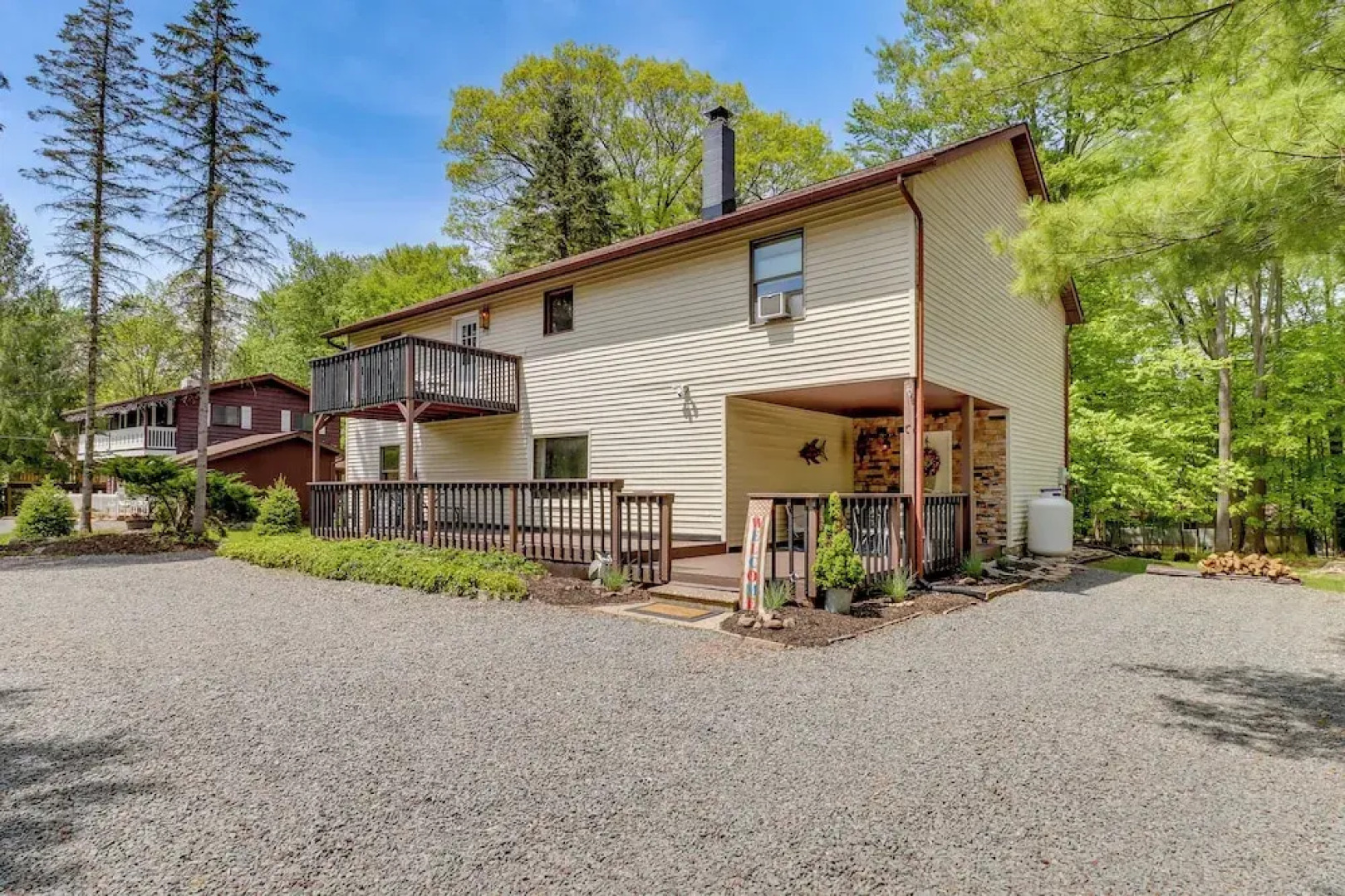 Private Hot Tub & Fire Pit: Pocono Lake House!