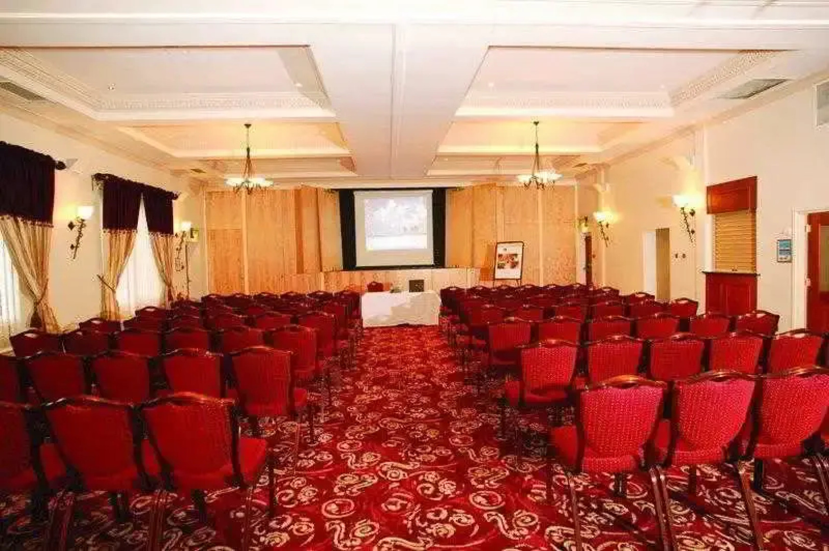 Best Western Three Swans Hotel